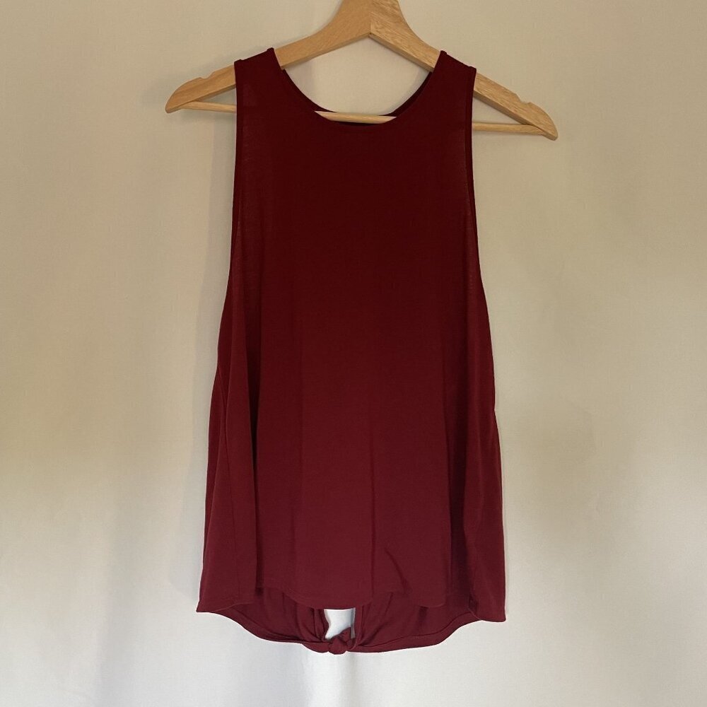Mossimo Open Back Athletic Tank Top Size S Burgundy Womens Knot Detail